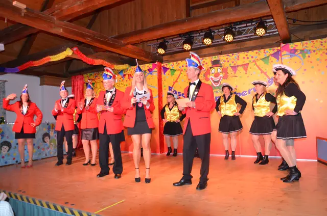 Das Faschingskomitee mit Präsident Manfred Bärnthaler und die Oberweger Garde. | Foto: Oblak