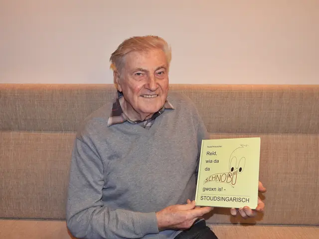 Mit 85 Jahren veröffentlicht Rudolf Krauscher sein viertes Buch rund um den Stotzinger Dialekt. | Foto: Krauscher