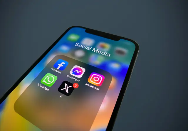 Ein Großteil der Bevölkerung begrüßt ein Verbot von Social Media für Jugendliche, wie es in Australien bereits umgesetzt ist. (Symbolfoto) | Foto: Julian Christ/Unsplash