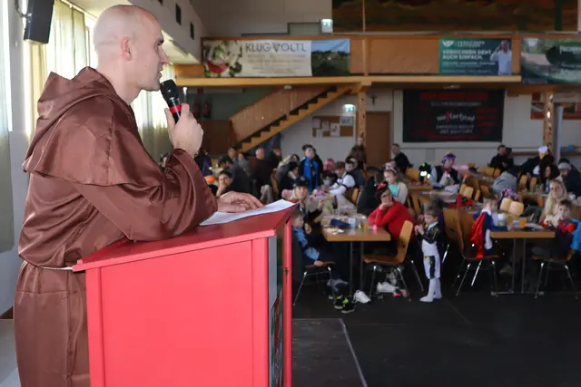 Ortsparteiobmann Friedrich Scheer bei der Begrüßung | Foto: Gerhard Langmann