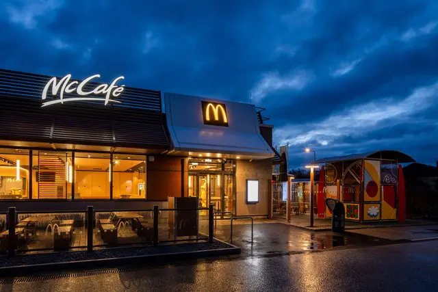 McDonald's in Enns: Vor rund drei Monaten startete der Umbau in der Dr. Karl-Renner Straße 58 – mit 13. Februar hat man die Modernisierungsarbeiten abgeschlossen. | Foto: McDonald's Österreich