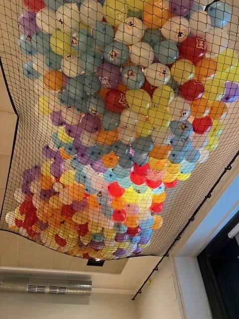 Wehe, wenn sie losgelassen, die Hunderten Luftballons | Foto: Martina Weixler