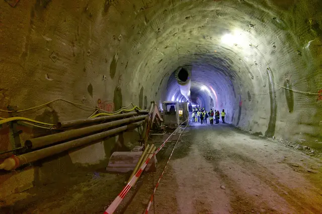 Im Mai 2016 konnte die Öffentlichkeit die Tunnelfortschritte in Augenschein nehmen. | Foto: Santrucek