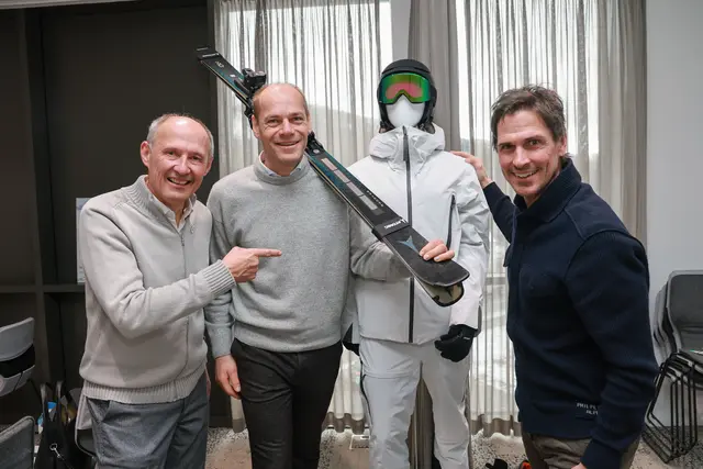Diese Männer wissen, was genussvolles Skifahren bedeutet und welche Vorteile der alpine Sport in der Nebensaison brigt: Leo Bauernberger mit Michael Walchhofer und Felix Gottwald. | Foto: Salzburger Land Tourismus
