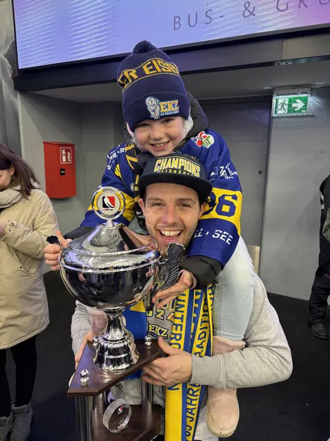 Ella und "Galli" mit dem Meisterpokal | Foto: Voithofer