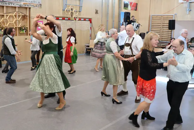 Ein Tänzchen in Ehren, kann ... | Foto: Gerhard Langmann