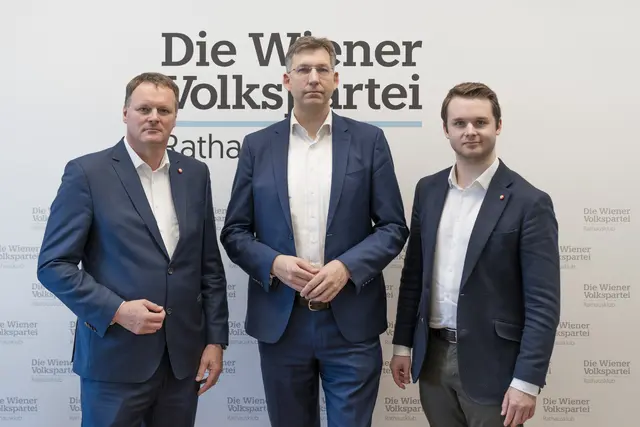 v. l.: Hannes Taborsky (Finanzsprecher), Markus Figl (Landesparteiobmann) und Harald Zierfuß (Klubobmann der ÖVP Wien). | Foto: Garima Smesnik/ÖVP Wien Rathausklub