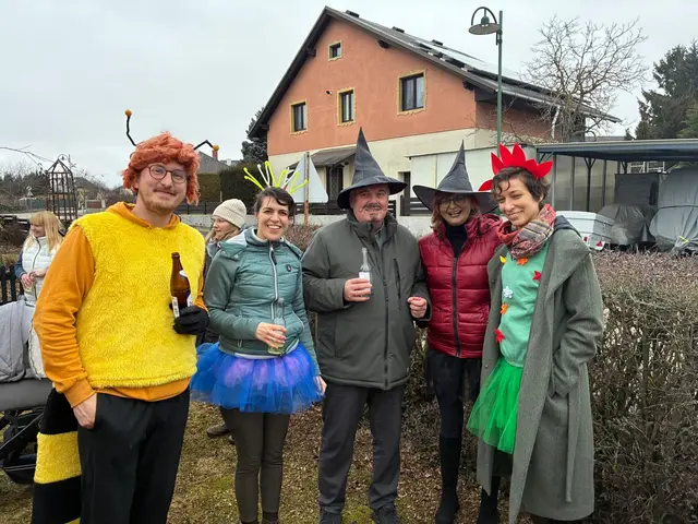 Die Resonanz aus der Bevölkerung war überwältigend: Viele Familien, Kinder und Seniorinnen und Senioren nutzten die Gelegenheit, gemeinsam Fasching zu feiern. | Foto: Markus Kahrer