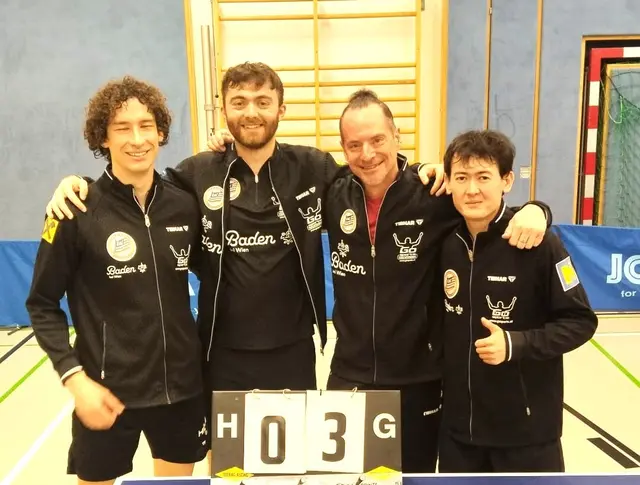 von links: Eric Glod, Matthew Daish, Coach Andreas Meixner und Dastan Kenzhigulov holten beim Austria Cup Achtelfinale ein klares 3:0.  | Foto: BAC