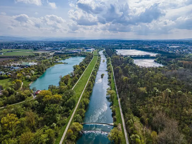 Das St. Pöltner Seenerlebnis ermöglicht konsumfreien Zugang zu Bademöglichkeiten mit weitläufigem Freizeitangebot und naturnahen Erholungsoasen. | Foto: Arman Kalteis
