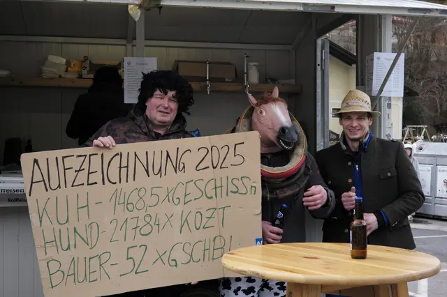 Die Bauernschaft am Hauptplatz. | Foto: Santrucek