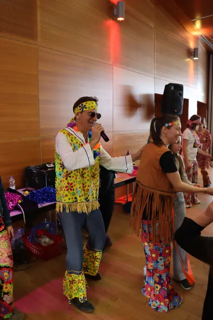 Entertainer Romed Giner heizte dem Publikum mit mitreißender Musik und Show richtig ein. | Foto: Kendlbacher