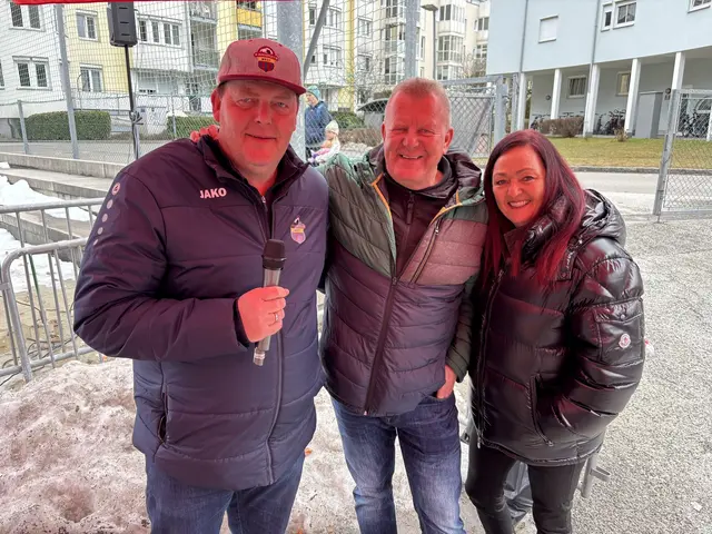 Das "legendäre Eisstock-Blattlschießen-Juxturnier" der SPG Innsbruck West, am Eislaufplatz beim Sportplatz Hötting West war neuerlich ein toller Erfolg.  | Foto: SPG Innsbruck West