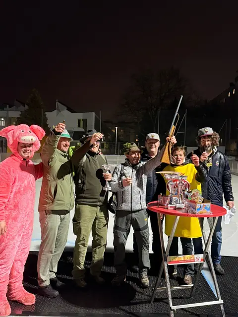 Das "legendäre Eisstock-Blattlschießen-Juxturnier" der SPG Innsbruck West, am Eislaufplatz beim Sportplatz Hötting West war neuerlich ein toller Erfolg.  | Foto: SPG Innsbruck West