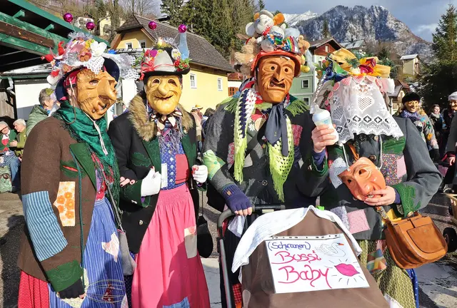 Traditioneller Fetzenzug in Ebensee. | Foto: Hörmandinger