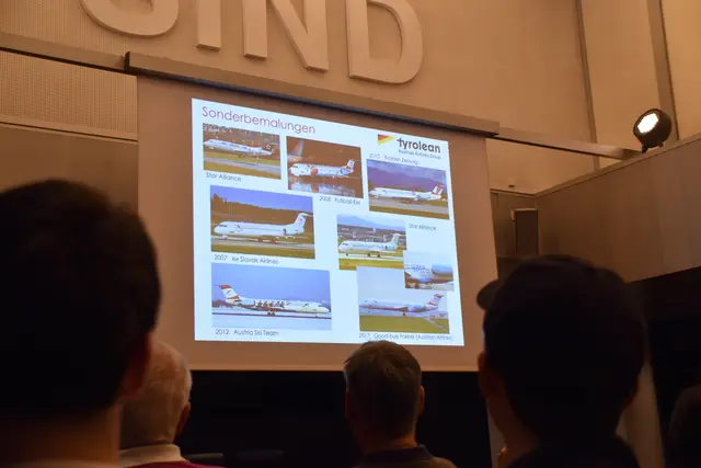 Rund hundert Besucher verfolgten den Vortrag zur Geschichte der Tyrolean Airways – darunter ehemalige Mitarbeiter, Planespotter und langjährige Wegbegleiter. | Foto: Maximilian Sprenger
