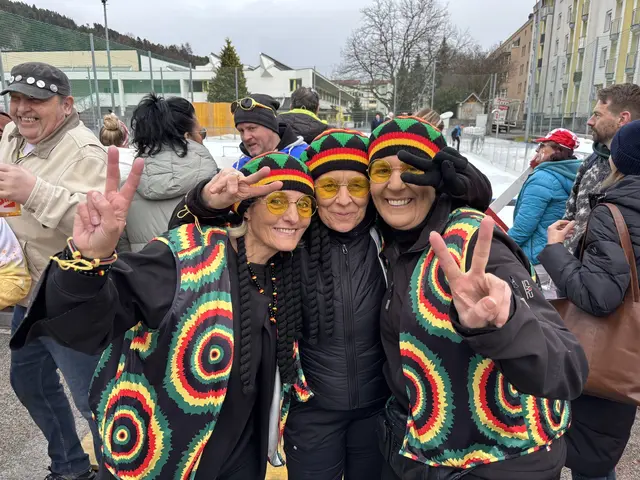 Das "legendäre Eisstock-Blattlschießen-Juxturnier" der SPG Innsbruck West, am Eislaufplatz beim Sportplatz Hötting West war neuerlich ein toller Erfolg.  | Foto: SPG Innsbruck West
