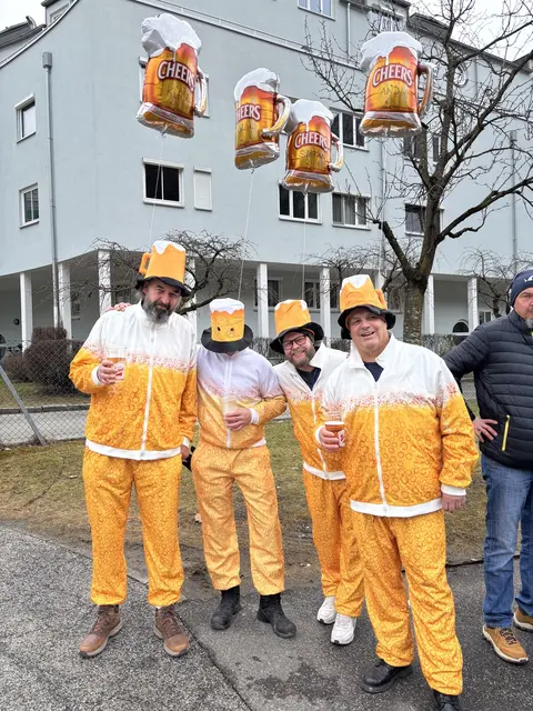 Das "legendäre Eisstock-Blattlschießen-Juxturnier" der SPG Innsbruck West, am Eislaufplatz beim Sportplatz Hötting West war neuerlich ein toller Erfolg.  | Foto: SPG Innsbruck West