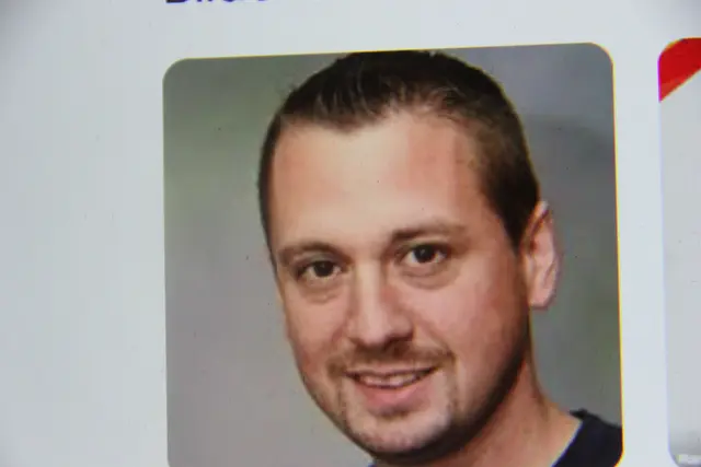 „Seit 20 Jahren lese ich gerne die Bezirksblätter. Sie sind bis zum heutigen Tage ein Spiegelbild der Region. Ein großes Lob für das Engagement und die Kreativität der Mitarbeiter“, hält auch Bürgermeister Stefan Istvanek aus Dürnkrut mit seiner Anerkennung nicht hinterm Berg. | Foto: Raimund Mold