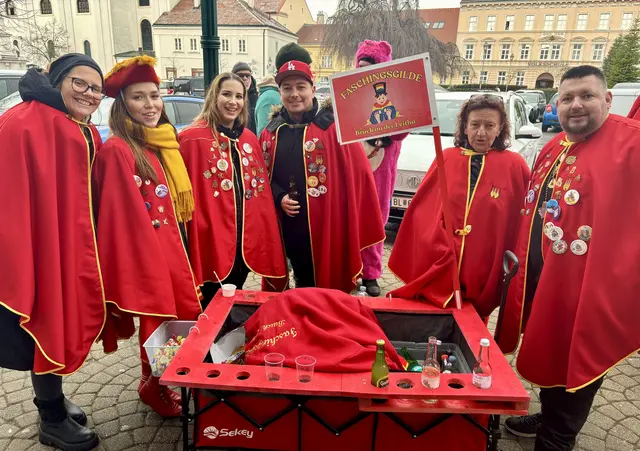 Die Brucker Faschingsgilde unterwegs | Foto: MeinBezirk/Birgit Bachhofner
