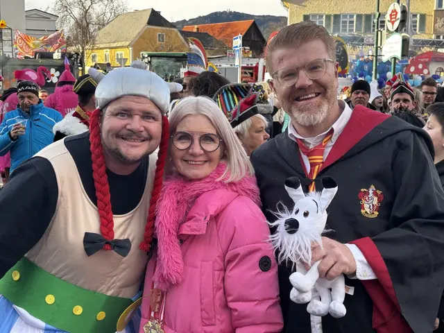 Hari Bergmann, Bgm Knittelfeld, und Gabi Kolar, Bundesrätin mit Obelix. | Foto: MeinBezirk/Angelika Brunner