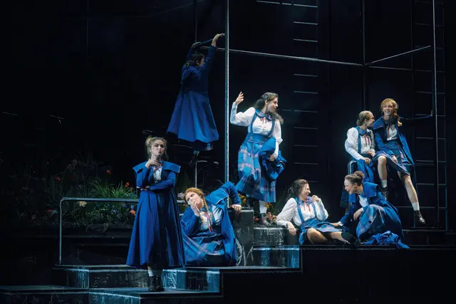 Die Volksoper thematisiert die schwierigste Phase im Leben junger Menschen.  | Foto: Marco Sommer/Volksoper Wien