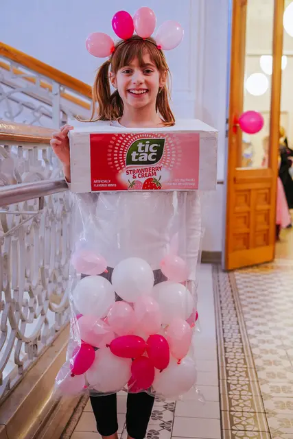 Eine junge Neubauerin verkleidete sich als Tic Tac.  | Foto: Everybodys Darling