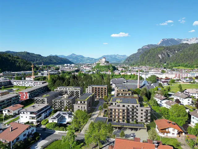 Im Kufsteiner Stadtteil Weissach entstehen mit dem Clarapark 178 Wohnungen, ein Quartierscafé, eigene "ClaraCars", Photovoltaik-Anlagen und noch mehr. | Foto: Riederbau/Clarapark Projekt GmbH