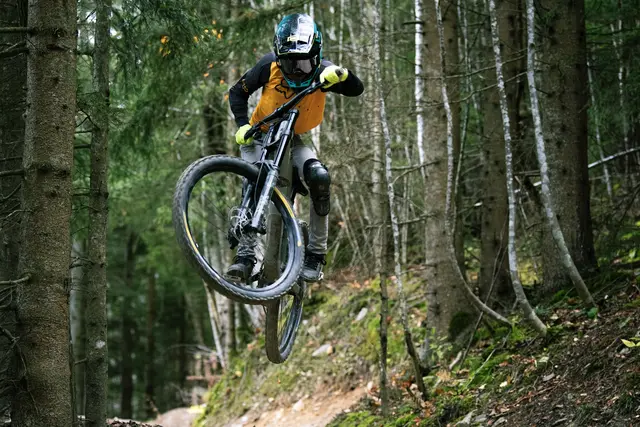 Valentin Pölzl beim Training im Bikepark Semmering. Das erste Mal in einem Bikepark war er mit sieben Jahren.  | Foto: Pölzl
