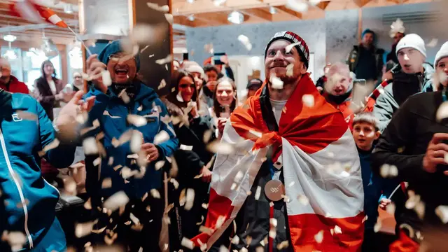 Einzug von Silber-Ötzi in Österreich Haus. | Foto: ÖOC/gepa