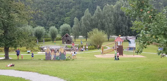 Der 17 Kilometer lange Erlebnisweg soll zwischen dem Wassererlebnis Mini-Donau in Engelhartszell (Bild) und dem Haus am Strom in Jochenstein entstehen.  | Foto: Wundsam