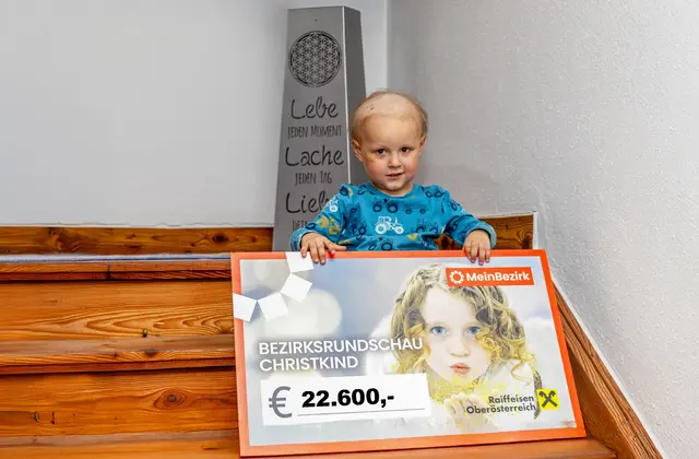 In der zweiten Tranche wurden erneut 22.600 Euro für Anton Bögl aus Pramet gespendet. Insgesamt konnte das BezirksRundSchau Christkind die Familie mit 55.262 Euro unterstützen.  | Foto: MeinBezirk Ried/Doms