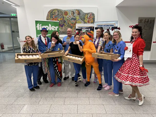 Übergabe der Faschingskrapfen an die Kinderklinik Innsbruck. | Foto: Kiwanis Innsbruck