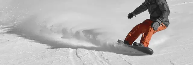 Ein Schneebrett löste sich im freien Gelände unterhalb des „Kappal“ im Skigebiet St. Anton am Arlberg und riss einen 29-jährigen Snowboarder rund 200 Meter mit – er blieb unverletzt. | Foto: pixabay (Symbolbild)