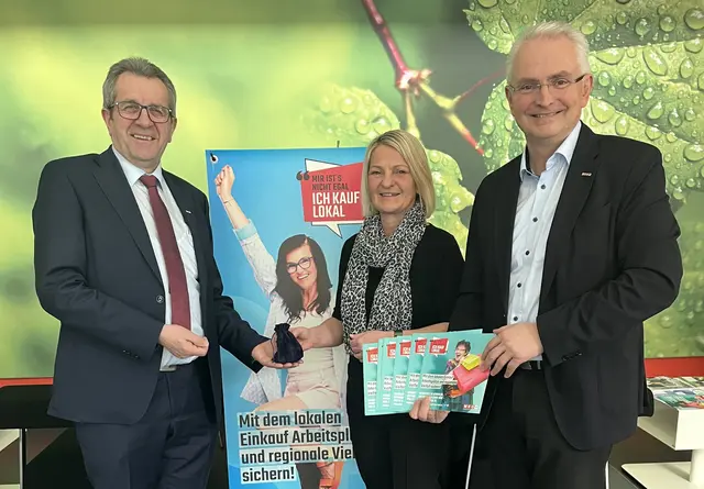 Bezirksstellenobmann Gottfried Pilz, Adelheid Raab, Bezirksstellenleiter Andreas Geierlehner | Foto: WK Amstetten