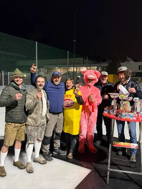 Das "legendäre Eisstock-Blattlschießen-Juxturnier" der SPG Innsbruck West, am Eislaufplatz beim Sportplatz Hötting West war neuerlich ein toller Erfolg.  | Foto: SPG Innsbruck West