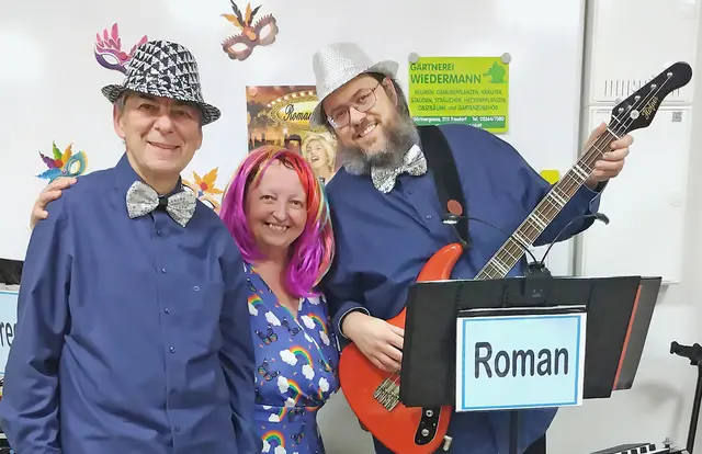 Alfred und Roman Pertl mit Organisationsreferentin Margit Wagerer beim Fasching der NÖ Senioren Ortsgruppe Korneuburg | Foto: Hermine Pertl