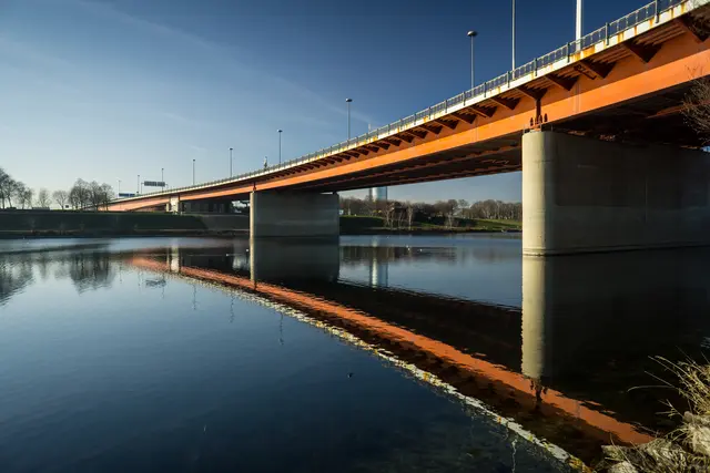 Die Brigittenauer Brücke verbindet die Brigittenau mit der Donauturmstraße.
 | Foto: Müllner