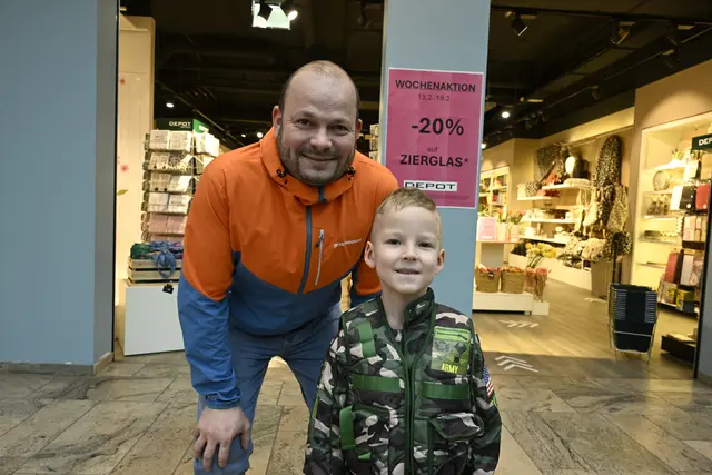 Papa  Dominik und Sohn Luca machten sich einen tollen Nachmittag