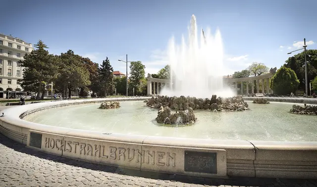 Die Bausubstanz und die technischen Anlagen des Hochstrahlbrunnens am Schwarzenbergplatz weisen erhebliche Schäden auf. Für den rund 150 Jahre alten Brunnen sei eine Sanierung unumgänglich. | Foto: Wiener Wasser/Zinner