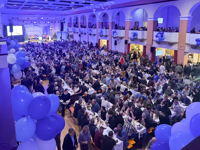 Bis auf den letzten Platz war die Jahnturnhalle gefüllt.