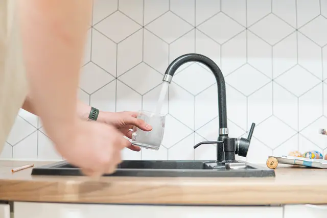 Das Wasser darf wieder konsumiert werden. | Foto: Symbolfoto stock.adobe.com/at/Kamil 