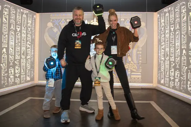 Marvin Kren mit Ehefrau Kiri und Sohn Fredi und Tochter Florie. | Foto: Jürgen Hammerschmid