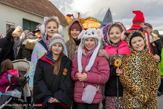 Besonders die Jugend genoß den Faschingsdienstag in den unterschiedlichsten Verkleidungen. | Foto: cine-motion.at / R. Ivanek