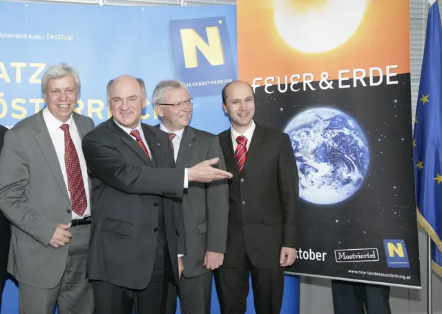 Landesausstellung 2007: Johann Heuras (Bürgermeister in St. Peter/Au von 1997 bis 2011), Erwin Pröll (ehemaliger Landeshauptmann), Wolfgang Mair (Bürgermeister Waidhofen/Ybbs von 1998 bis 2014), Johannes Pressl. | Foto: NLK Boltz