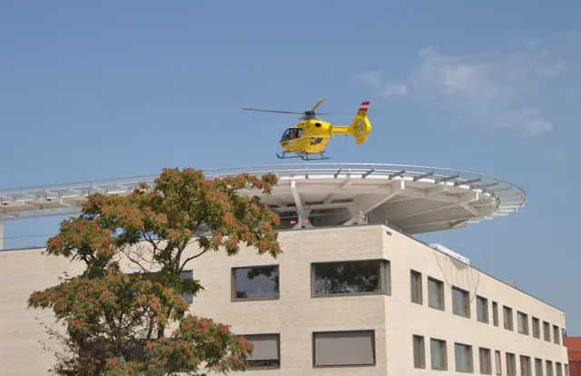 Landung erster Hubschrauber Landesklinikum Mödling. | Foto: Landesklinikum Baden-Mödling