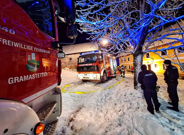 Ein Großbrand konnte durch das rasche Eingreifen der Feuerwehren verhindert werden. | Foto: Freiwillige Feuerwehr Gramastetten