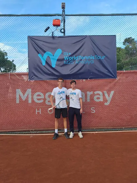 Felix Raser (links) schaffte es in den Hauptbewerb des Turniers in Antalya. | Foto: Thiem Academy Burgenland