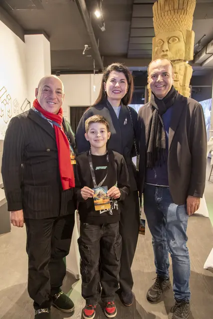 Zoryana Kushpler mit Ehemann Mikhail Bron und Sohn Marc sowie Markus Beyr. | Foto: Jürgen Hammerschmid