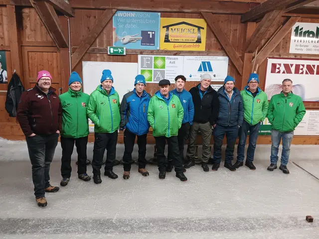 EC Oberndorf; nach der 1 : 6 Niederlage gegen  Erpfendorf, gemeinsam mit Jochberg auf Rang 2